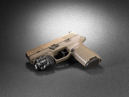 Kompaktowa latarka taktyczna z laserem Streamlight TLR-8, 500 lm