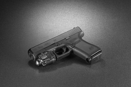 Kompaktowa latarka taktyczna z laserem Streamlight TLR-8, 500 lm